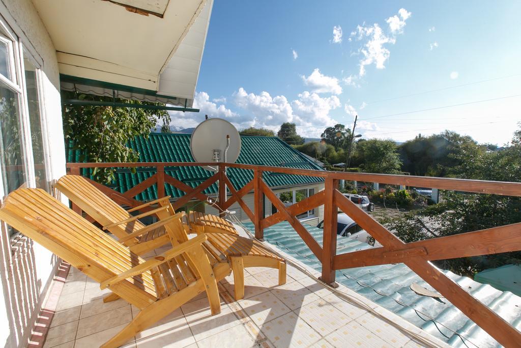Jamilya B&B Guest House Karakol Exterior foto